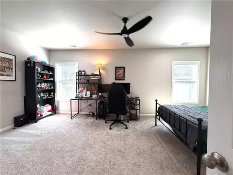 Bedroom - 4017 Windsor Trl, Gainesville, GA 30506 photo 10 of 11