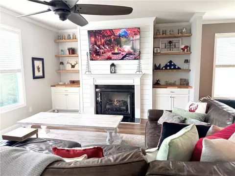 Living - 4017 Windsor Trl, Gainesville, GA 30506 photo 1 of 2