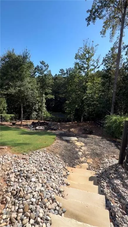 Exterior - 4017 Windsor Trl, Gainesville, GA 30506 photo 5 of 17