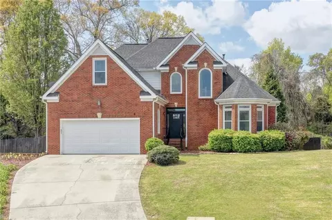 1005 Lewis Ridge Cir, Lawrenceville, GA 30045