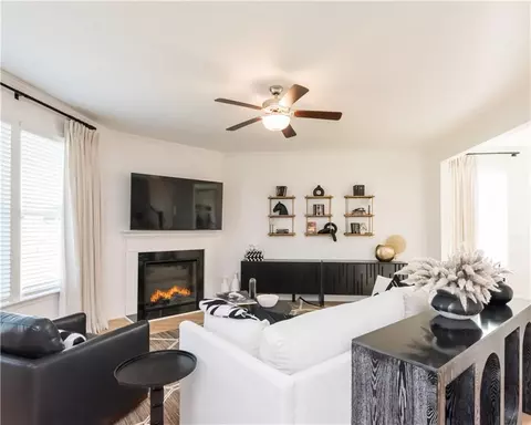 Living - 6057 Ruby Fls, Stonecrest, GA 30038 photo 4 of 5