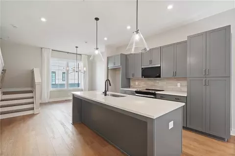 989 Bibbs Cir NW #24, Atlanta, GA 30318