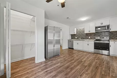 Kitchen - 1059 Prather Bridge Rd, Toccoa, GA 30577 photo 4 of 4