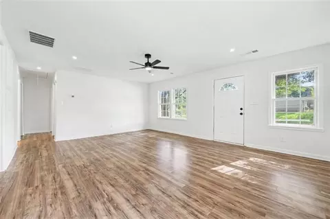 Living - 1059 Prather Bridge Rd, Toccoa, GA 30577 photo 2 of 3