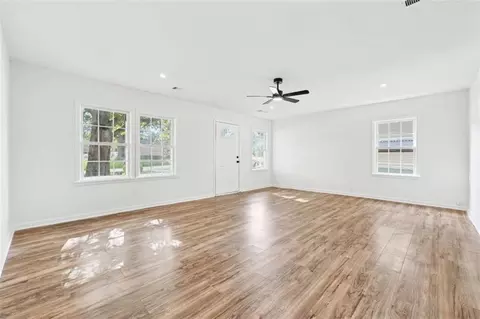 Living - 1059 Prather Bridge Rd, Toccoa, GA 30577 photo 3 of 3