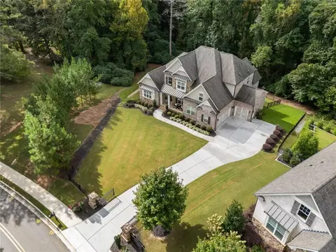 7559 Bates Dr, Alpharetta, GA 30004