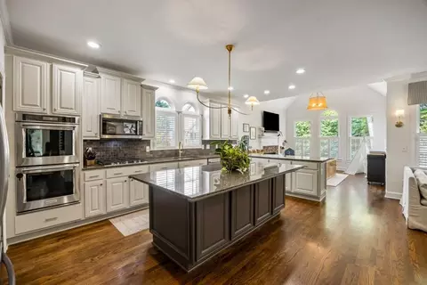 Kitchen - 190 Oakhurst Leaf Dr, Milton, GA 30004 photo 4 of 9