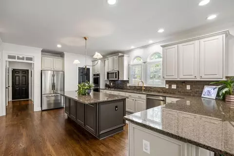 Kitchen - 190 Oakhurst Leaf Dr, Milton, GA 30004 photo 3 of 9