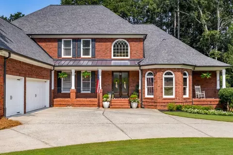 Exterior - 190 Oakhurst Leaf Dr, Milton, GA 30004 photo 3 of 18