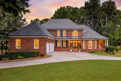 Exterior - 190 Oakhurst Leaf Dr, Milton, GA 30004 photo 2 of 18