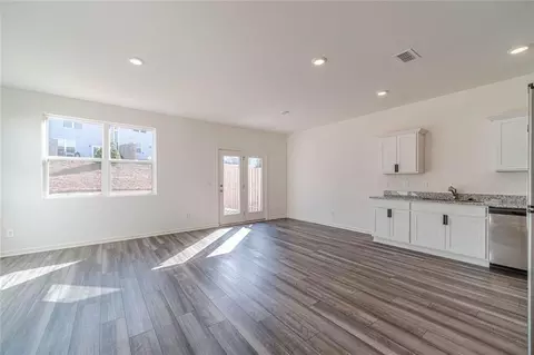 Living - 29 Padley Dr, Winder, GA 30680 photo 1 of 3