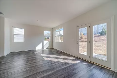 Living - 29 Padley Dr, Winder, GA 30680 photo 3 of 3