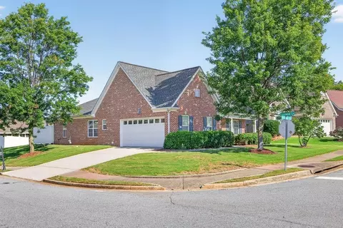 1237 Laurelwood Ln, Lawrenceville, GA 30045