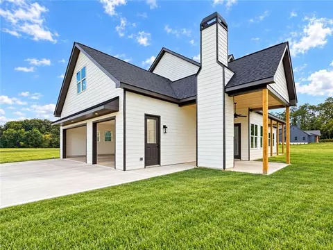 Exterior - 121 Palisade Dr, Rydal, GA 30171 photo 5 of 10
