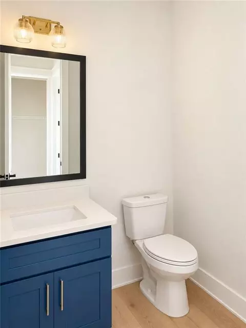 Bath - 121 Palisade Dr, Rydal, GA 30171 photo 1 of 8