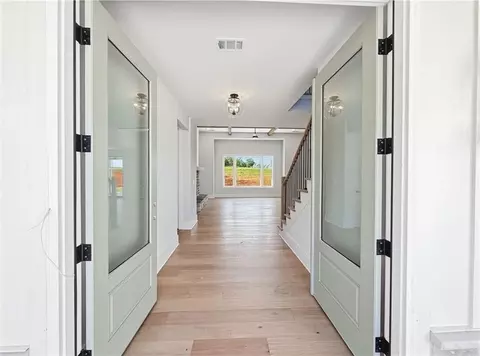 Entry Way - 141 Palisade Dr, Rydal, GA 30171 photo 2 of 12