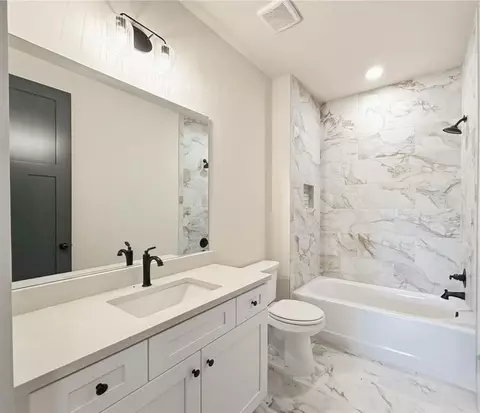 Bath - 131 Palisade Dr, Rydal, GA 30171 photo 10 of 12