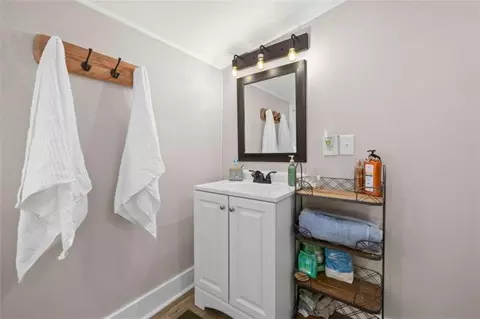 Bath - 283 Easy St, Toccoa, GA 30577 photo 2 of 3