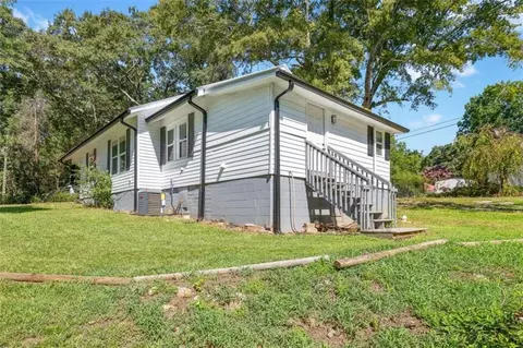 Exterior - 283 Easy St, Toccoa, GA 30577 photo 6 of 8