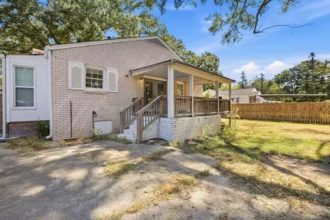 Exterior - 313 Glen Iris Dr, Monroe, GA 30655 photo 5 of 7