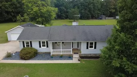 162 Price Dr W, Locust Grove, GA 30248