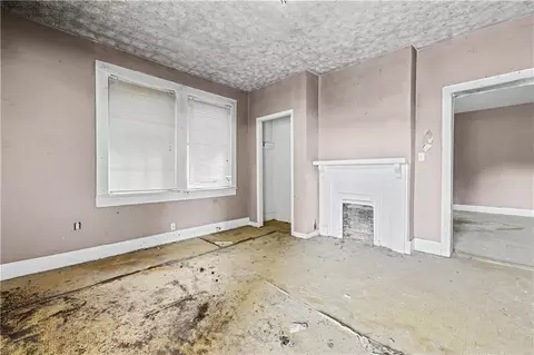 Living - 48 Ivy St, Porterdale, GA 30014 photo 1 of 2