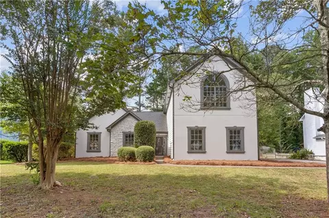 5500 Arrowind Rd NW, Lilburn, GA 30047