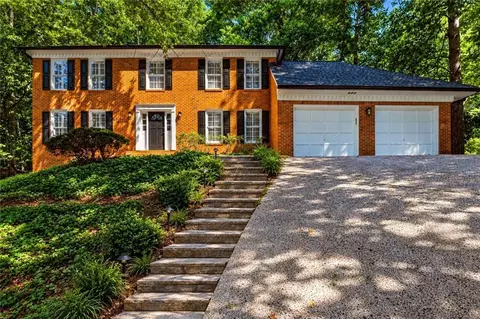 5309 W Bank Dr, Marietta, GA 30068