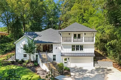 1066 Mcconnell Dr, Decatur, GA 30033
