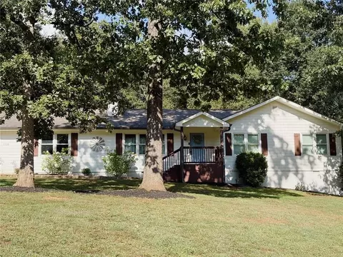 1738 Sandy Ct, Snellville, GA 30078