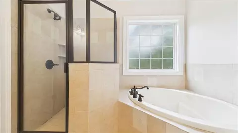Bath - 450 End Rd, Covington, GA 30014 photo 7 of 10