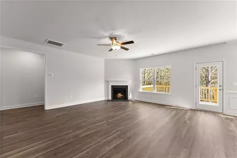 Living - 105 Goodness Ct, Commerce, GA 30530 photo 2 of 6