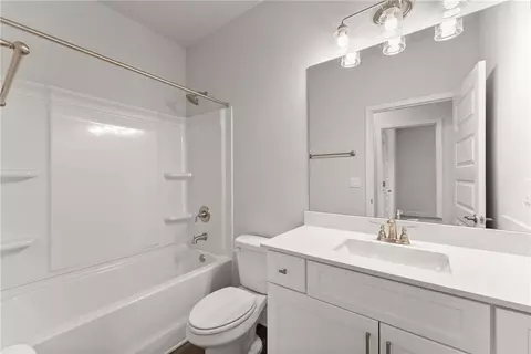 Bath - 105 Goodness Ct, Commerce, GA 30530 photo 1 of 3