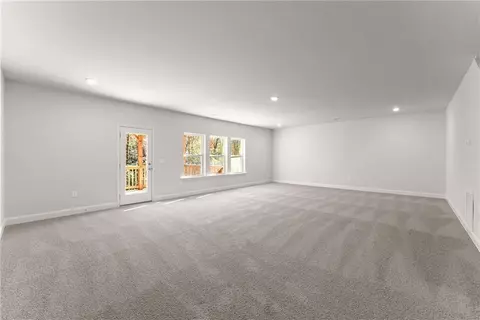 Living - 105 Goodness Ct, Commerce, GA 30530 photo 5 of 6