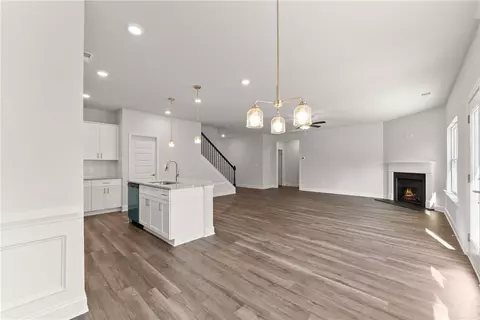 Living - 105 Goodness Ct, Commerce, GA 30530 photo 4 of 6