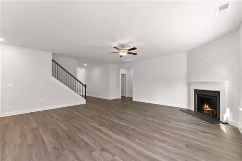 Living - 105 Goodness Ct, Commerce, GA 30530 photo 3 of 6