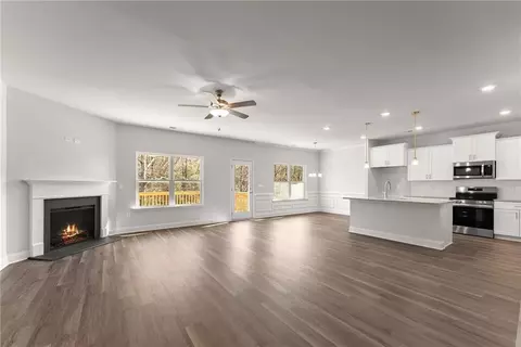 Living - 105 Goodness Ct, Commerce, GA 30530 photo 1 of 6