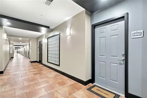 390 17th St NW #5042, Atlanta, GA 30363
