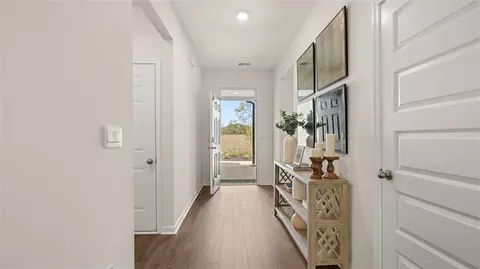 Entry Way - 200 Melrose Court Ct, Jefferson, GA 30549 photo 2 of 11