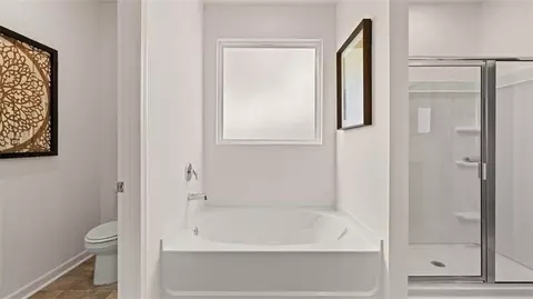 Bath - 200 Melrose Court Ct, Jefferson, GA 30549 photo 1 of 7