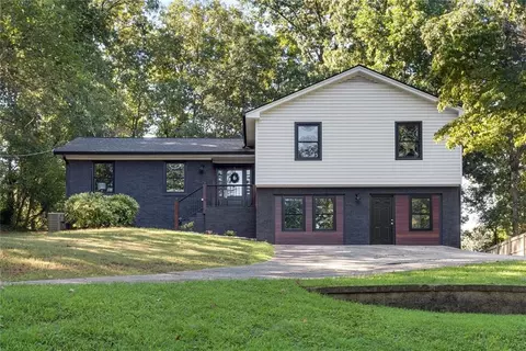 706 Ketchem Dr, Marietta, GA 30066