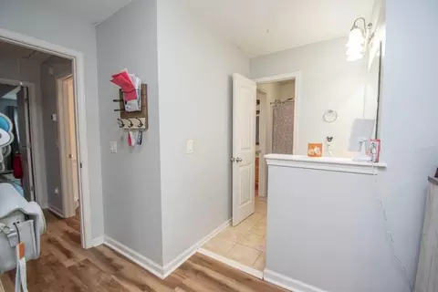 Entry Way - 128 Windsor Ct, Williamson, GA 30292 photo 7 of 7