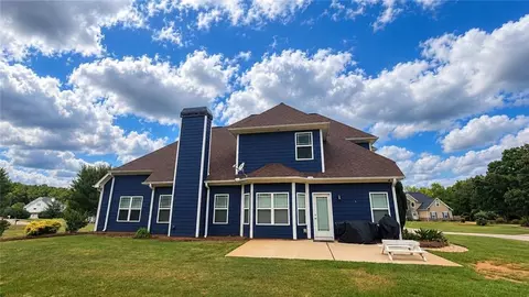 Exterior - 128 Windsor Ct, Williamson, GA 30292 photo 5 of 9