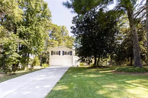 680 Emerald Forest Cir, Lawrenceville, GA 30044