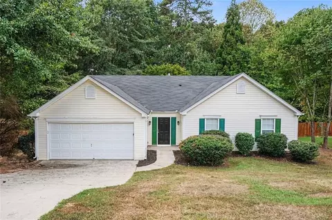 411 Crested View Dr, Loganville, GA 30052