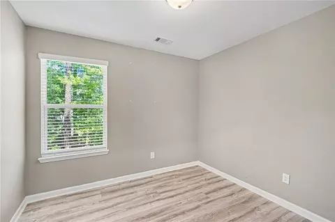 Bedroom - 1128 Oak Hollow Ln, Hampton, GA 30228 photo 6 of 8