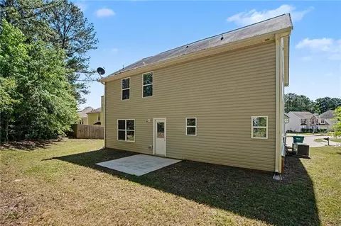 Exterior - 1128 Oak Hollow Ln, Hampton, GA 30228 photo 4 of 6