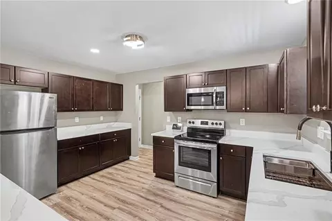 Kitchen - 1128 Oak Hollow Ln, Hampton, GA 30228 photo 3 of 3