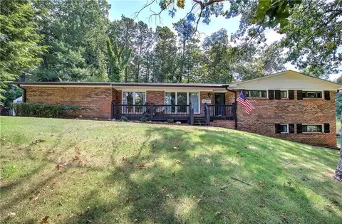 1717 Rio Vista Dr, Dalton, GA 30720