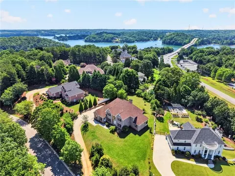 View/Area - 2204 Sidney Dr, Gainesville, GA 30506 photo 2 of 4
